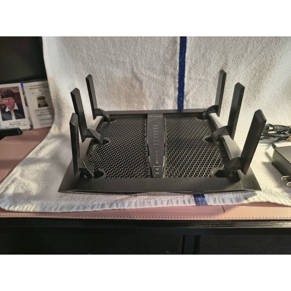 NETGEAR Nighthawk X6S AC4000 Tri-Band WiFi Router R8000P - Picture 2 of 7